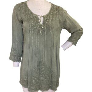 Solitaire BOHO Embroidered Top Sz M Khaki Green 30P